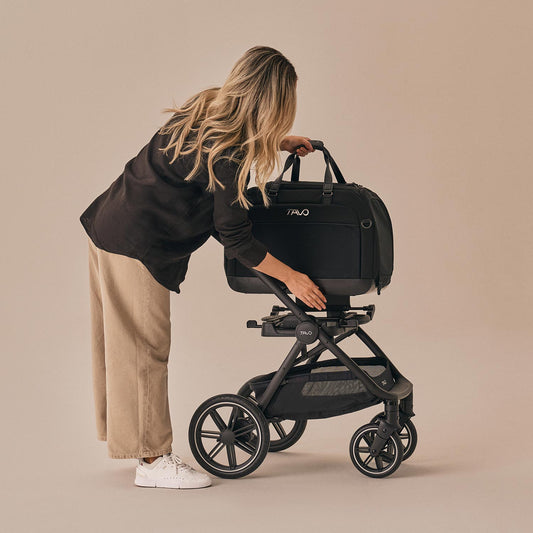 Tavo Pets Hendrick Transporttasche Onyx auf Adapter mit Buggygestell Roscoe für Hunde und Katzen mit Isofix-Befestigung, Sicherheitstest, Beratung bei Petperten Karlsruhe